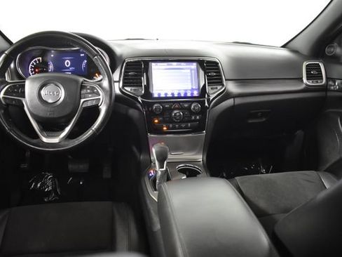 Used 2019 Jeep Grand Cherokee Altitude AWD/4WD image 30