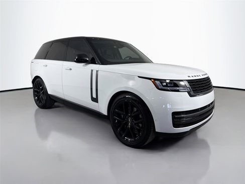 Used 2025 Land Rover Range Rover SE AWD/4WD image 3