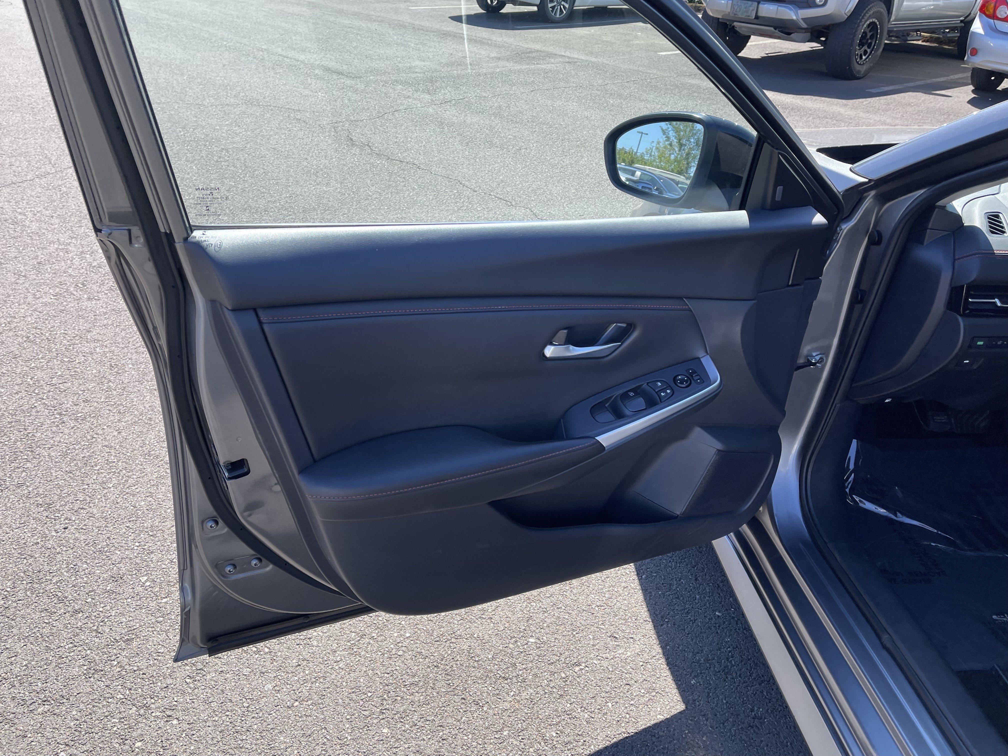 Used 2025 Nissan Sentra SR FWD image 16