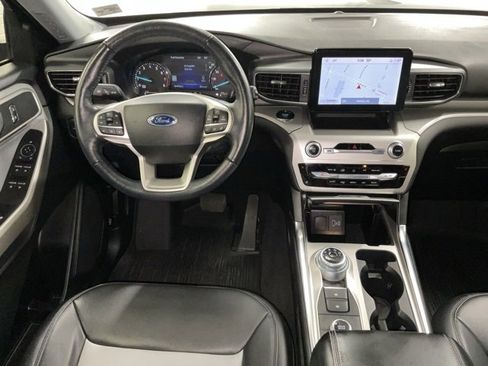 Used 2022 Ford Explorer XLT w/ Equipment Group 202A image 19