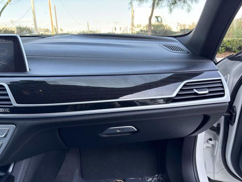 Used 2020 BMW 750i xDrive w/ Autobahn Package AWD/4WD image 21