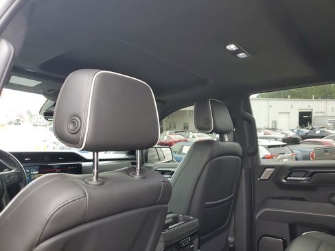 Used 2024 GMC Sierra 1500 AT4X image 11