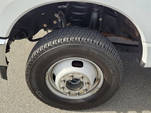 Used 2024 Ford F350 XL w/ XL Chrome Package image 14