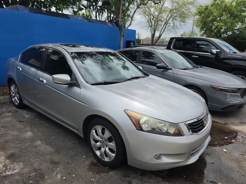 Used 2010 Honda Accord EX-L image 6