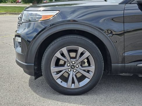 Used 2022 Ford Explorer XLT w/ Equipment Group 202A RWD image 6