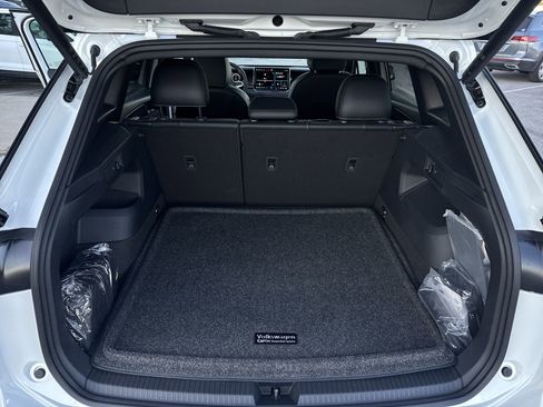 New 2026 Volkswagen Tiguan SE R-Line image 27