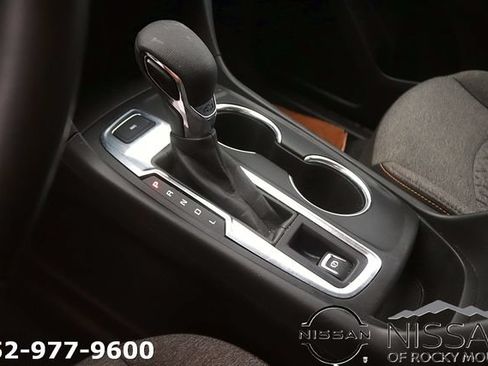 Used 2024 Chevrolet Equinox LT AWD/4WD image 21