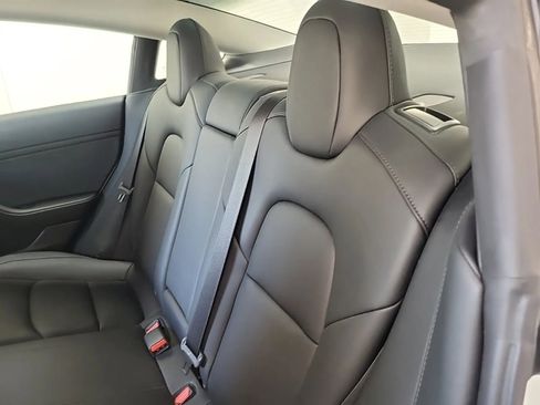 Used 2023 Tesla Model 3 Standard Range image 5