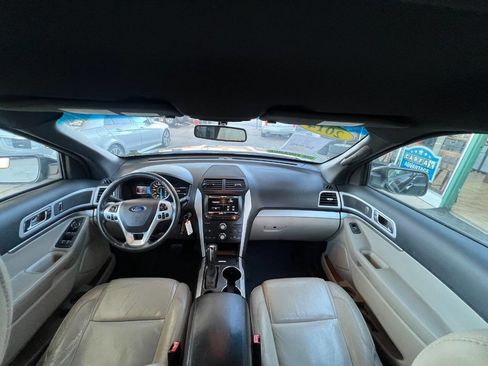 Used 2014 Ford Explorer XLT w/ Equipment Group 202A FWD image 10