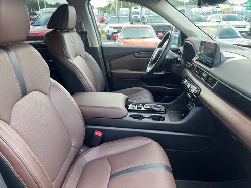 Used 2025 Honda Pilot Elite image 8