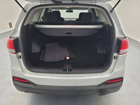 Used 2017 Kia Sorento AWD image 29