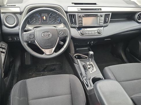 Used 2018 Toyota RAV4 XLE AWD/4WD image 18