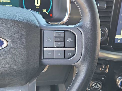 Used 2023 Ford F150 Lariat w/ Trailer Tow Package image 26