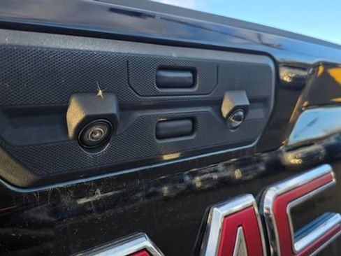 Used 2021 GMC Sierra 2500 AT4 w/ AT4 Preferred Package image 8