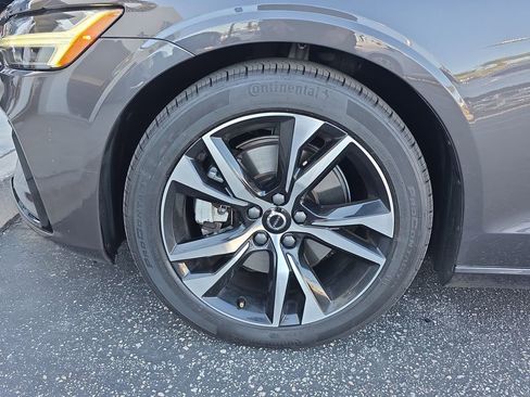 Used 2024 Volvo S60 B5 Core image 34