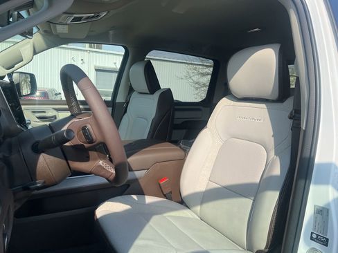 New 2026 RAM 1500 Laramie AWD/4WD image 15