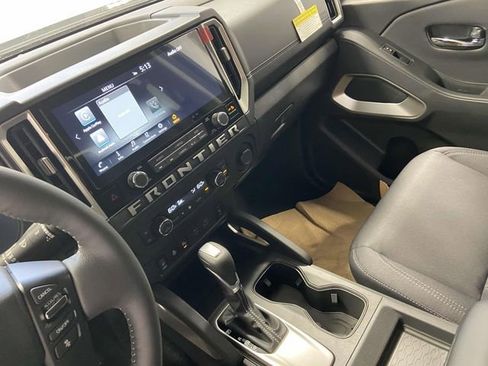 New 2025 Nissan Frontier SV w/ SV Convenience Package image 18