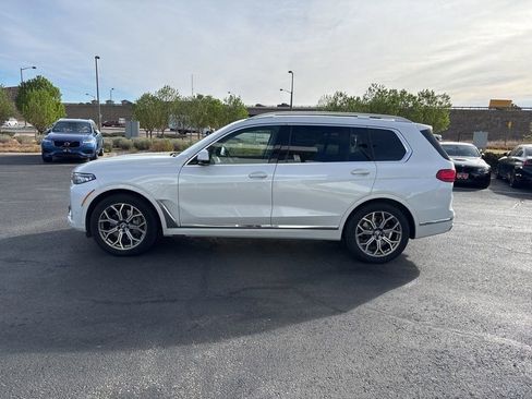 Used 2022 BMW X7 xDrive40i w/ Premium Package image 2