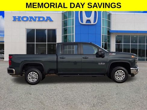 Used 2025 Chevrolet Silverado 2500 LT w/ Texas Edition AWD/4WD image 2