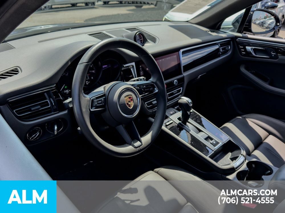 Used 2025 Porsche Macan w/ Premium Package Plus AWD/4WD image 6