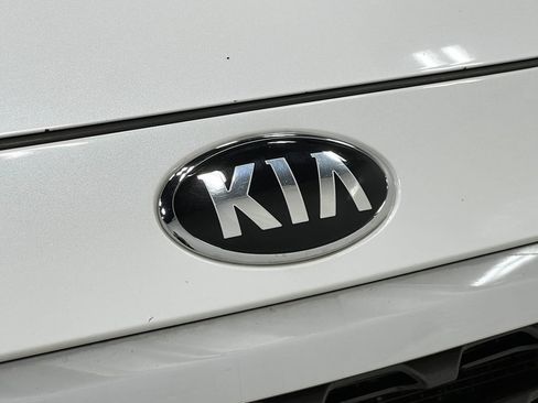 Used 2020 Kia Sedona EX FWD image 39