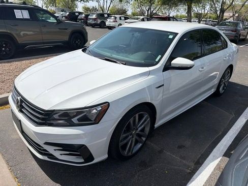 Used 2018 Volkswagen Passat 2.0T R-Line image 5