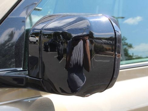 Used 2025 Land Rover Defender 130 S image 19