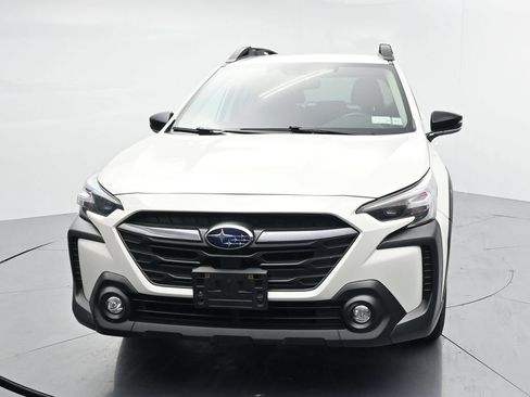 Used 2024 Subaru Outback Premium AWD/4WD image 3