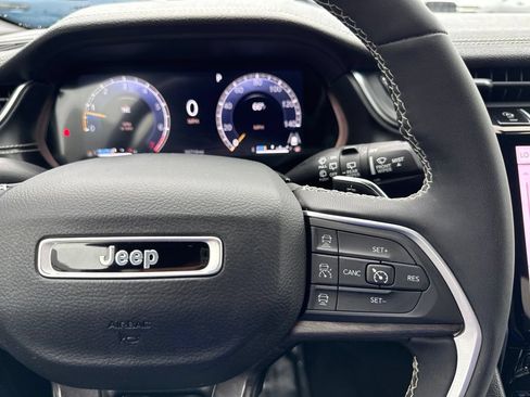 Used 2024 Jeep Grand Cherokee L Limited AWD/4WD image 27