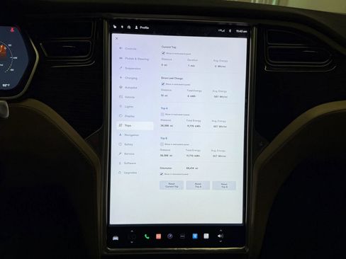 Used 2015 Tesla Model S 70D image 32