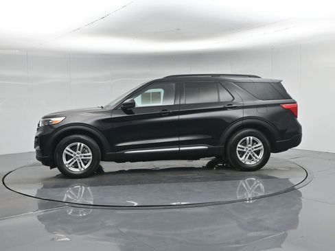 Certified 2023 Ford Explorer XLT RWD image 33