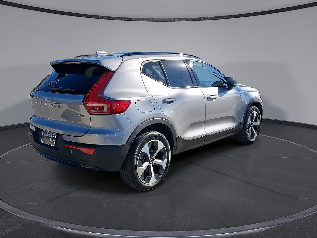 Certified 2026 Volvo XC40 B5 Plus AWD/4WD image 31