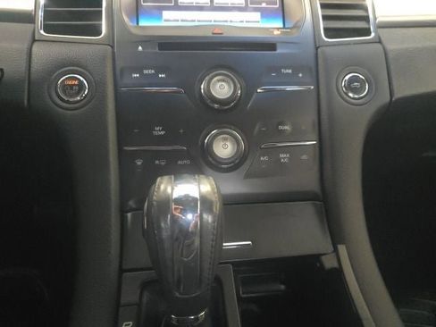 Used 2015 Ford Taurus SEL w/ Equipment Group 201A FWD image 21