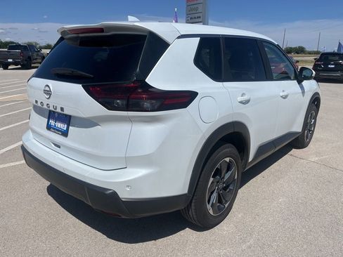 Used 2025 Nissan Rogue SV FWD image 5
