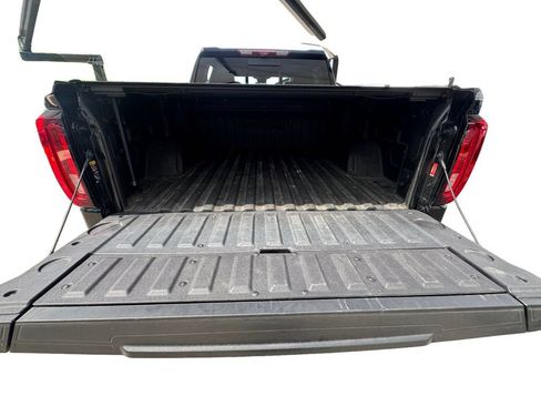 Used 2024 GMC Sierra 1500 AT4 w/ Technology Package AWD/4WD image 18