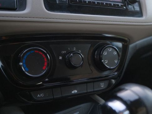 Used 2017 Honda HR-V LX image 23