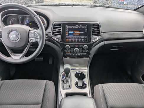 Used 2022 Jeep Grand Cherokee Laredo E RWD image 14