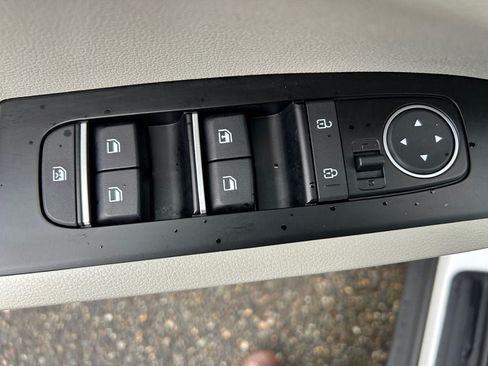 Used 2025 Kia Soul S FWD image 23