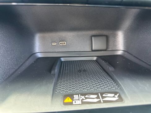 New 2026 Chevrolet Traverse RS w/ LPO, Floor Liner Package AWD/4WD image 28