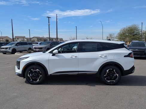 New 2026 Kia Sportage S image 2