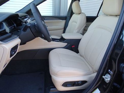 New 2024 Jeep Grand Cherokee Limited 4xe image 24