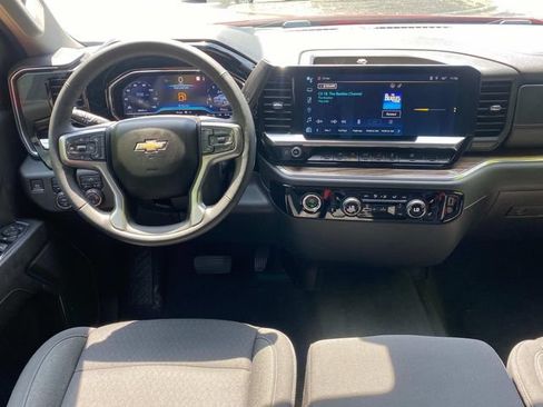 Used 2023 Chevrolet Silverado 1500 LT AWD/4WD image 8
