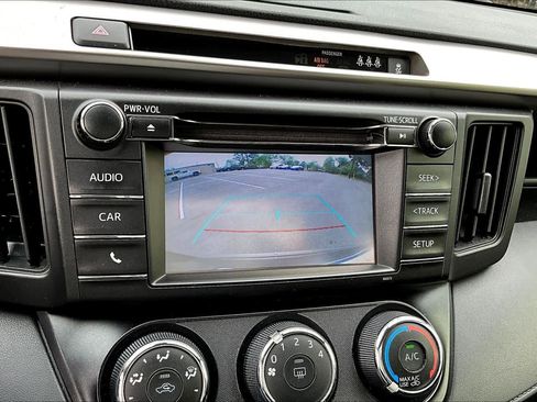 Used 2017 Toyota RAV4 LE FWD image 50