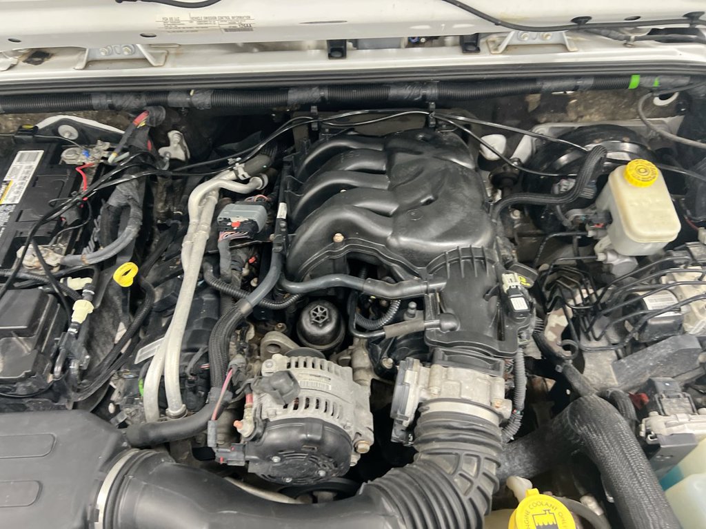 Used 2015 Jeep Wrangler Sport AWD/4WD image 20