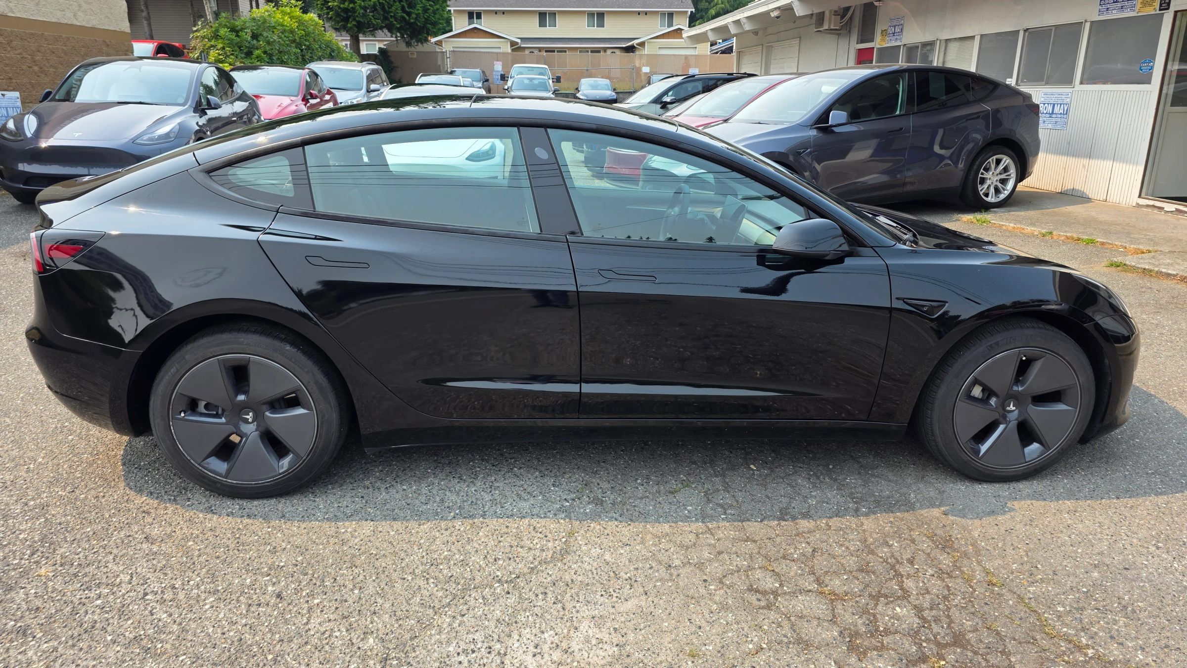 Used 2023 Tesla Model 3 Standard Range RWD image 4