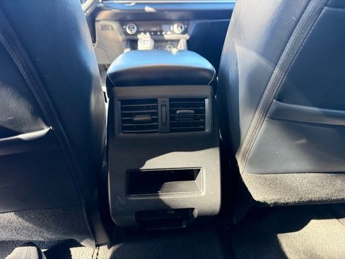 Used 2022 Mitsubishi Outlander SE FWD image 21