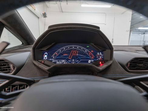 Used 2024 Lamborghini Huracan Tecnica RWD image 44