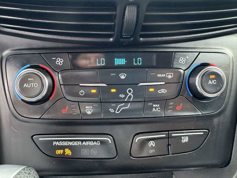 Used 2017 Ford Escape SE w/ Equipment Group 201A AWD/4WD image 18