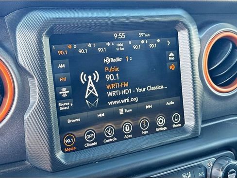 Used 2022 Jeep Gladiator Mojave w/ Cold Weather Group AWD/4WD image 19