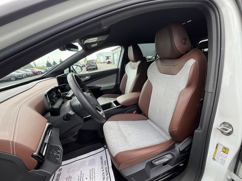 Certified 2023 Volkswagen ID.4 Pro AWD/4WD image 10
